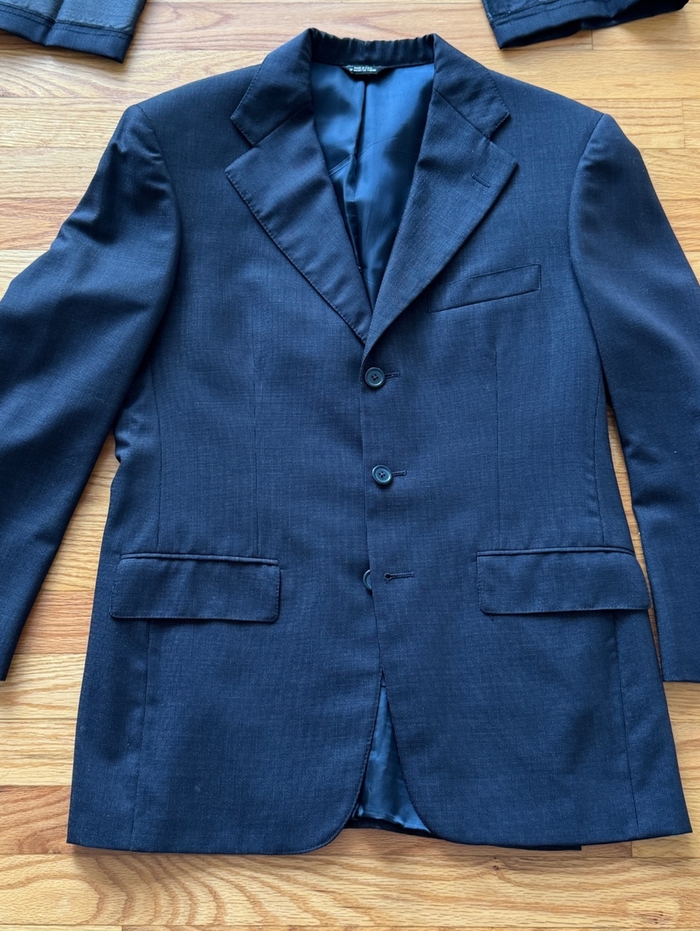 Vintage Southwick for Barneys 38S Mens Charcoal Gray Micro-Pinpoint Wool Suit